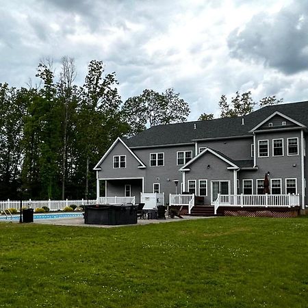 9 Bedroom Saratoga Home With Heated Pool, Hottub By Skiing, Track, Beach, Lake, Spac, Golf, Town, And Lake George! Саратога Спрингс Екстериор снимка